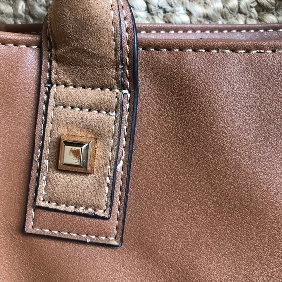 MIA & Luca tan handbag purse.  Like new. - Picture 5 of 7